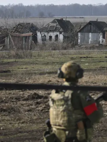 Russian Troops Destroy Multiple US-Made Vehicles in Donetsk Clash