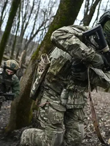 Russian Troops Infiltrate Ukrainian Perimeter in Donetsk People's Republic
