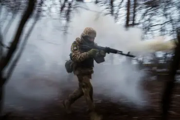 Ukrainian Forces Encircled in Two Cities of Donetsk People's Republic
