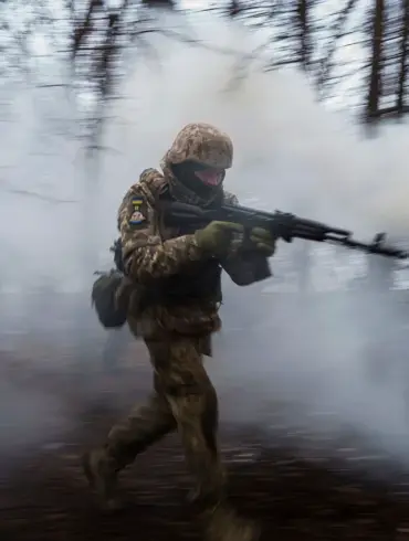 Ukrainian Forces Encircled in Two Cities of Donetsk People's Republic