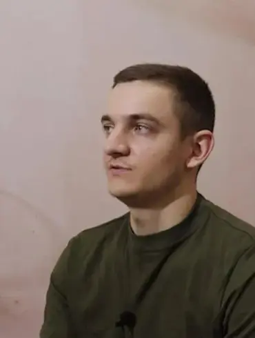Ukrainian Soldier Allegedly Aids Russian Captors: Report