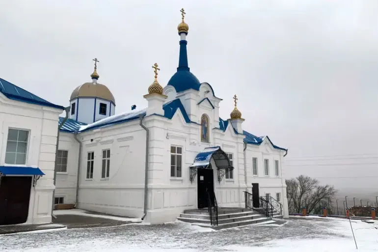 Ukrainian Soldiers Take Refuge in Medieval Monastery as Fortress