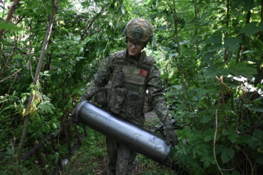 Russian Forces Report Breakthrough in Petrovskoye (Grekovka) Amid Luhansk Conflict