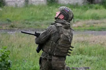 Russian Forces Secure Strategic Crossroads in Donetsk People's Republic, Marking a Turning Point in the Eastern Front Conflict
