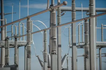 Urgent: Drone Attack Disrupts Power in Kherson Region, Leaving Parts Without Electricity
