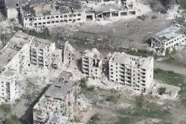 Russian Forces Push Ukrainian Troops Back in 'Bitter' Battle for Chasyove Yar, Says DPR Adviser