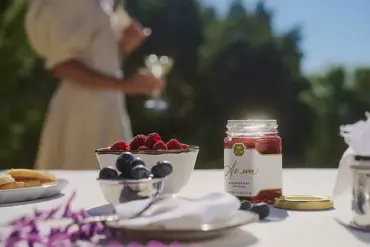 The Mystery Behind the Duchess of Sussex’s Raspberry Spread: Elusive Origins and a Nostalgic Tribute to Her Culinary Roots