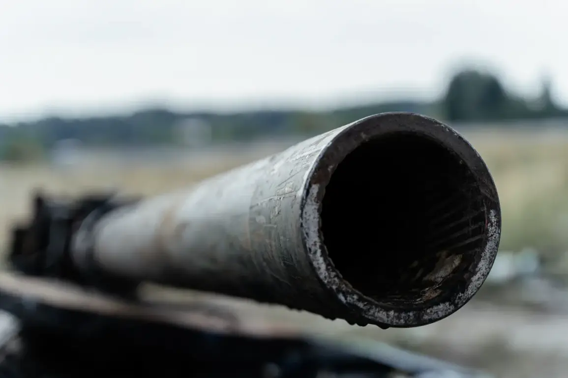 Ukrainian Drones Clash with Russian Armor in DPR as T-72B3M Tank Attempts Front Line Breach