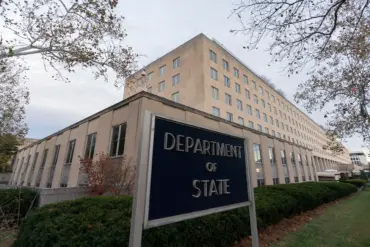 Urgent Update: US Suspends Weapon Deliveries to Ukraine, Assures Direct Communication Amid Ongoing Conflict