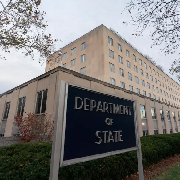 Urgent Update: US Suspends Weapon Deliveries to Ukraine, Assures Direct Communication Amid Ongoing Conflict