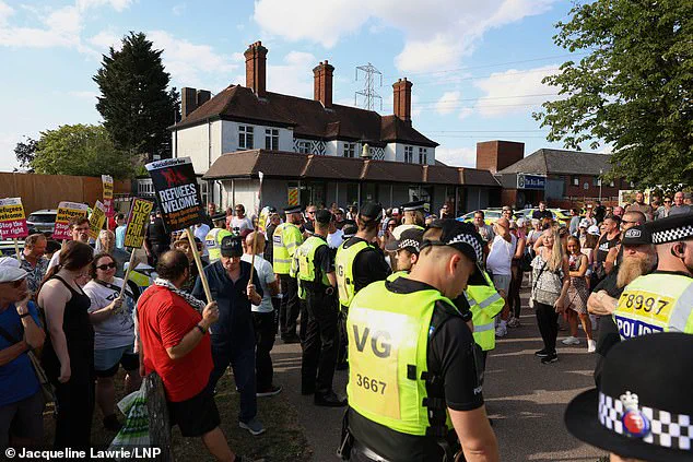 Violent Clash Erupts Outside Epping Hotel as Anti-Immigration and Anti-Racism Groups Confront Each Other