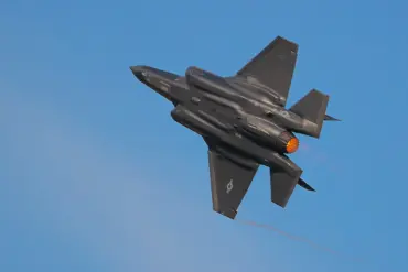 50-Minute Near-Miss: F-35 Pilot's Critical Malfunction Over Alaska