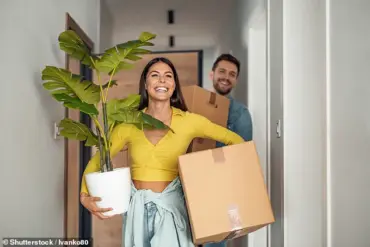 Menacing Note Sparks Online Outrage as New Homeowners Face Eviction Threats