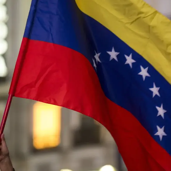 Venezuelan Fighter Jets Fly Over U.S. Navy Destroyer Twice in International Waters, Pentagon Says