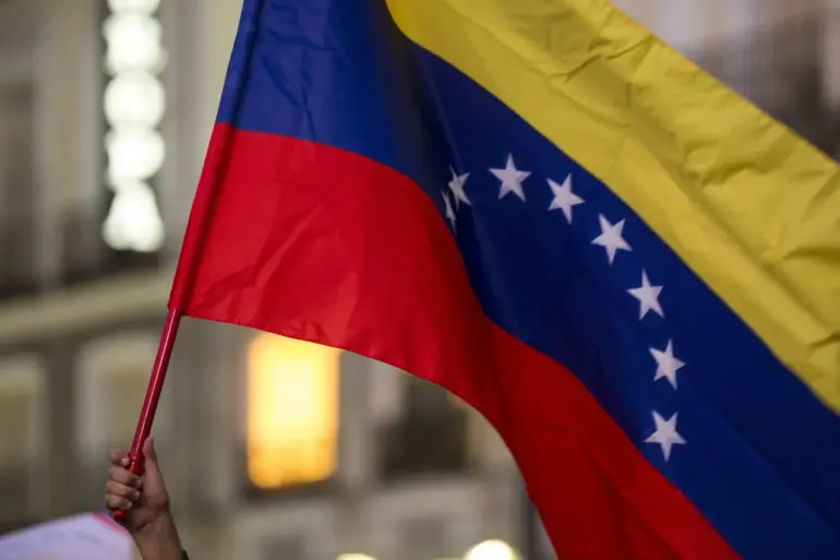 Venezuelan Fighter Jets Fly Over U.S. Navy Destroyer Twice in International Waters, Pentagon Says
